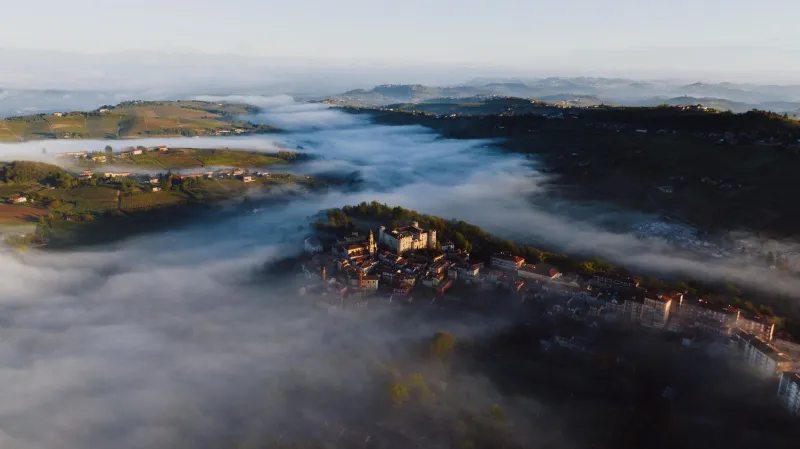 Il lusso che non si compra: perché il silenzio del Collio sta diventando la vera meta dei viaggiatori italiani